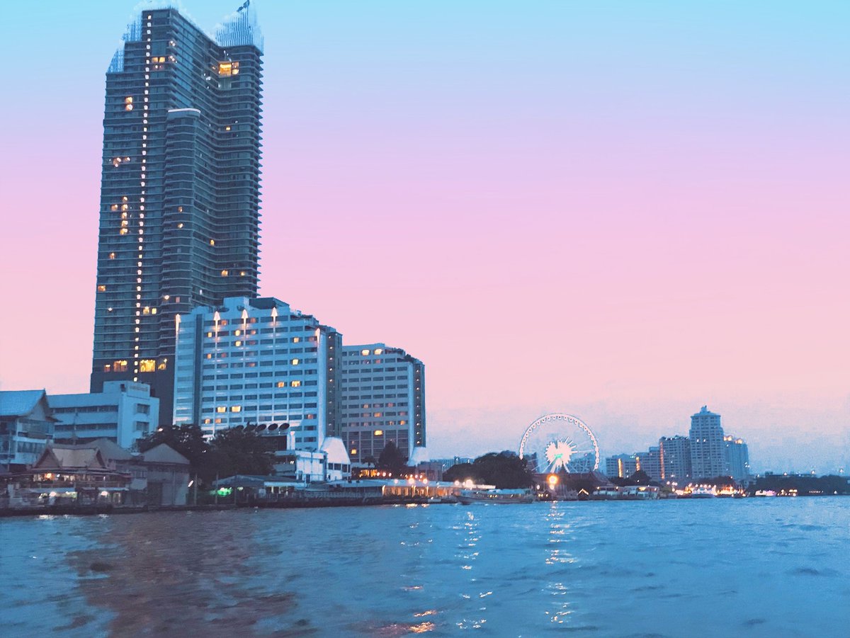 XOXONKTK's tweet photo. #ความสุขมีได้ทุกวัน 

🚆. ช่องนนทรี
🚢. เอเชียทีค https://t.co/1g6rYCTSoq
