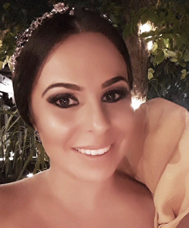 Una de las estilistas con más talento de #España, responsable de editoriales en las más prestigiosas publicaciones de moda, <a href="/MayteLuengo/">Mayte Luengo | Stylist Studio</a>  con una de nuestras #diademasjoya en la #boda de su hermano ... No se puede estar más ideal !!! Mil gracias por tu confianza. <a href="/TocadosAirun/">Airun Tocados</a>