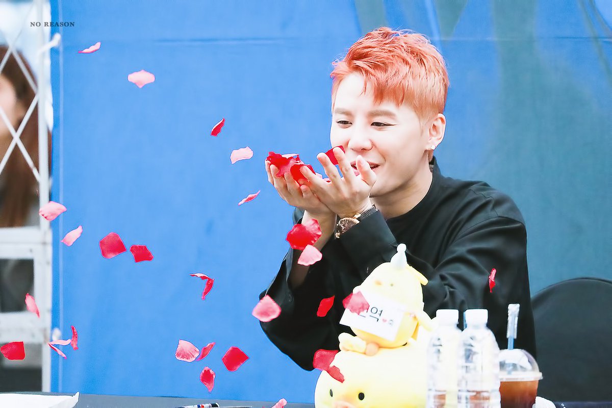 XIAkiss's tweet photo. 181107 Too beautiful❤
(cr noreason1215)
#XIA #JUNSU #ジュンス #WelcomeBackXIA https://t.co/zOrUvCu2fe