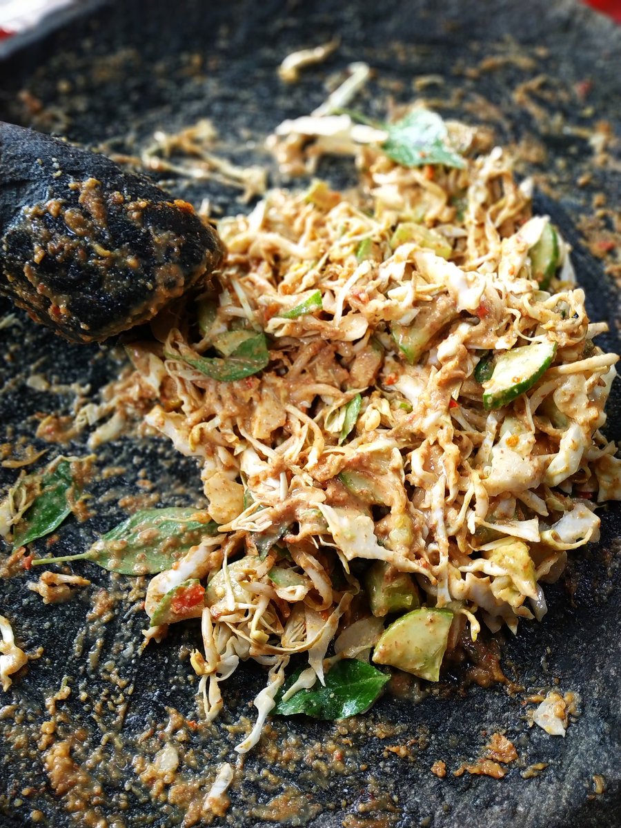 dhado83's tweet photo. Percayalah, 
Bahwa mengeluh itu tidak akan menyelesaikan masalah
Cobalah makan siang,
Siapa tau sebagian masalahmu agak berkurang setelah perut kenyang

#masmu_paijo #xiaomi #xiaomiredminote5 #xiaomiindonesia #karedok #serrehwangi https://t.co/7ObWXhPaE9