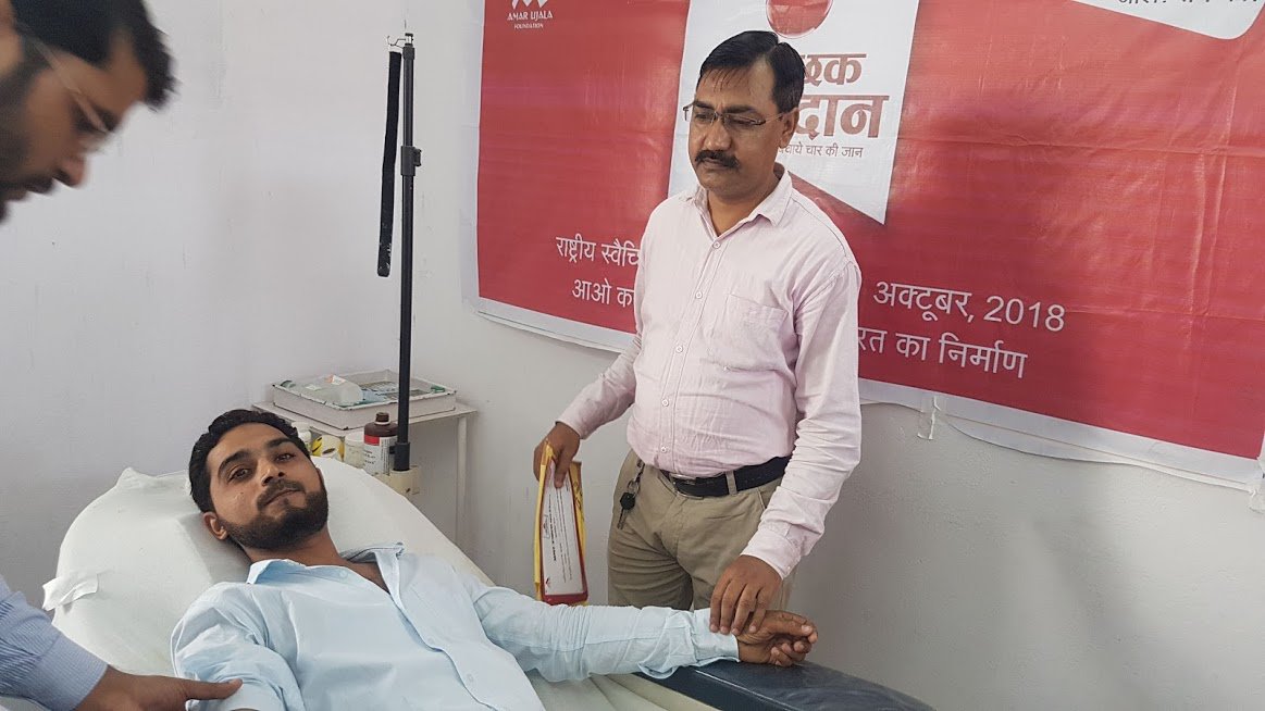 ayurjeevanam's tweet photo. Blood Donation Camp organize with amar ujala  news paper https://t.co/dCjZJeMAcc