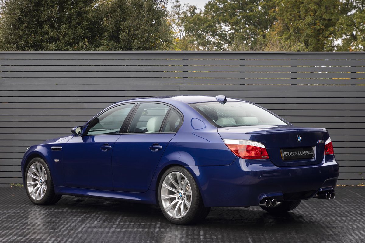 cars_pixels's tweet photo. Back when @BMW made N/A V10 engines and Chris Bangle was chief designer.

Good morning, petrolheads! 😀😀😀
Happy #throwbackthursday!!!

#BMW #BMWM5 #M5E60 #BangleButt https://t.co/SOuPVe3vzM