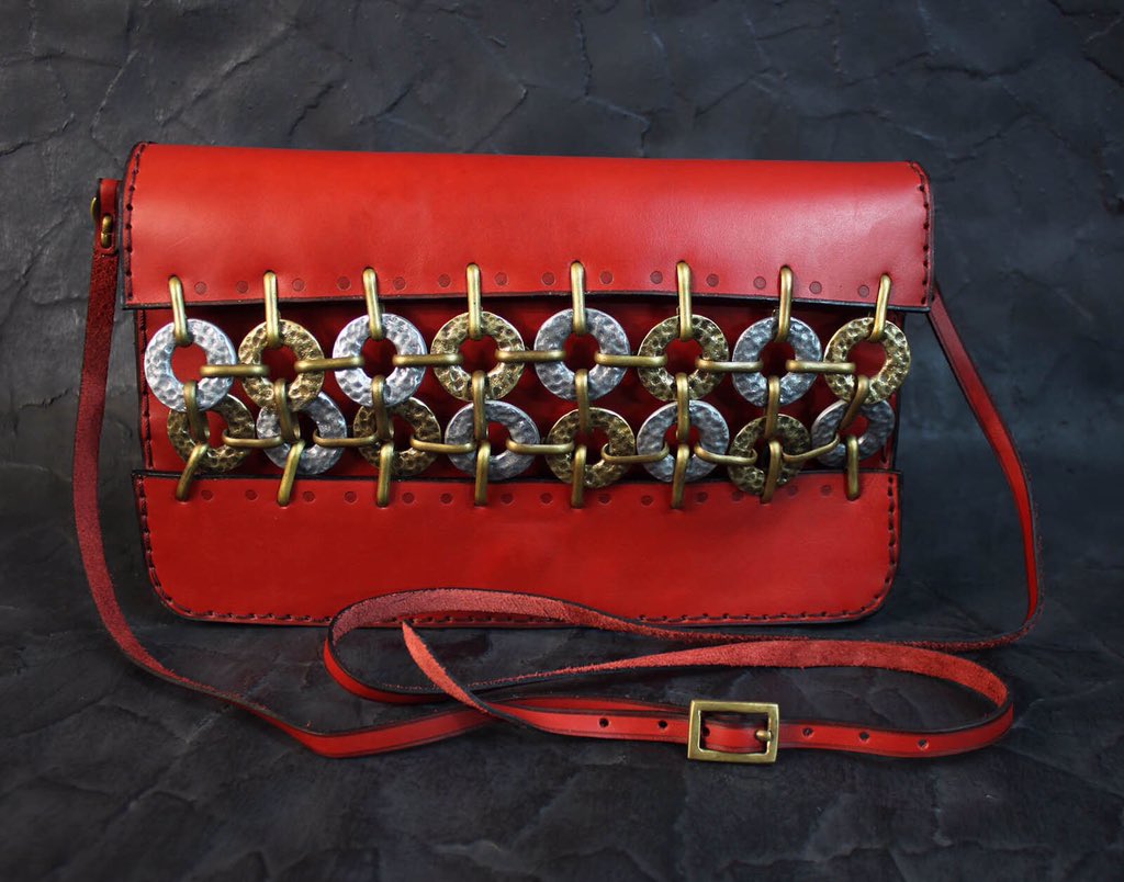 SamiAmindesigns's tweet image. Throw back to faverite designs in #texturecollection
For order online please visit website or email 
sami-amin.com/product/550/Br…
Online@sami-amin.com
#samiamindesigns
#handbags #fine_jewellery
#egyptianart #realleather