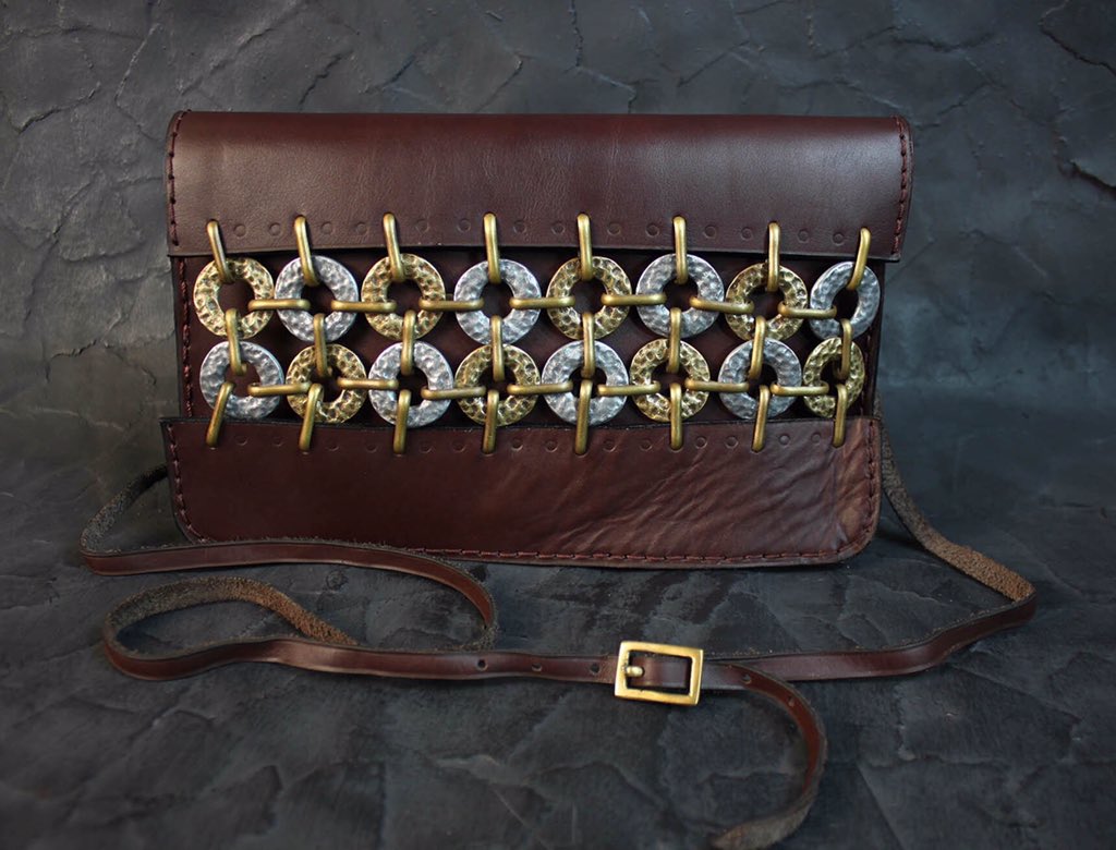 SamiAmindesigns's tweet image. Throw back to faverite designs in #texturecollection
For order online please visit website or email 
sami-amin.com/product/550/Br…
Online@sami-amin.com
#samiamindesigns
#handbags #fine_jewellery
#egyptianart #realleather