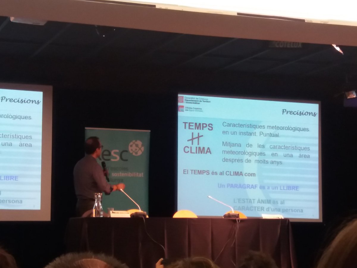 ElPratEA's tweet photo. Ponència inicial del #ForumXESC
sobre #canviclimàtic: Salvador Samitier ens explica q cada segon dels darrers 40 anys s'està concentran al mar l'energia de 2,5 bombes atòmiques. https://t.co/MvqgbVrSwc
