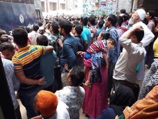hasanurrahmant2's tweet photo. This is scenario of CMM court of #Bangladesh.Relatives are gathering to find their loved one.This is polls environment of 🇧🇩.Last day police arrest 642 Bnp leaders &amp; activists from #Dhaka.
No election can't be fair under #SheikhHasina's administration.

#FreeAllPoliticalPrisoners https://t.co/2eAAUP78Xa