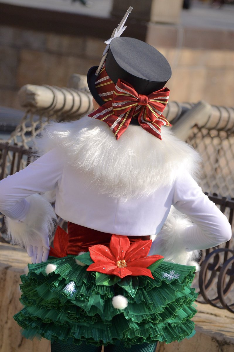 HM50913's tweet photo. イッツ・クリスマスタイムの衣装が最高に素敵だから見てほしい… https://t.co/gwYmBRqCwA