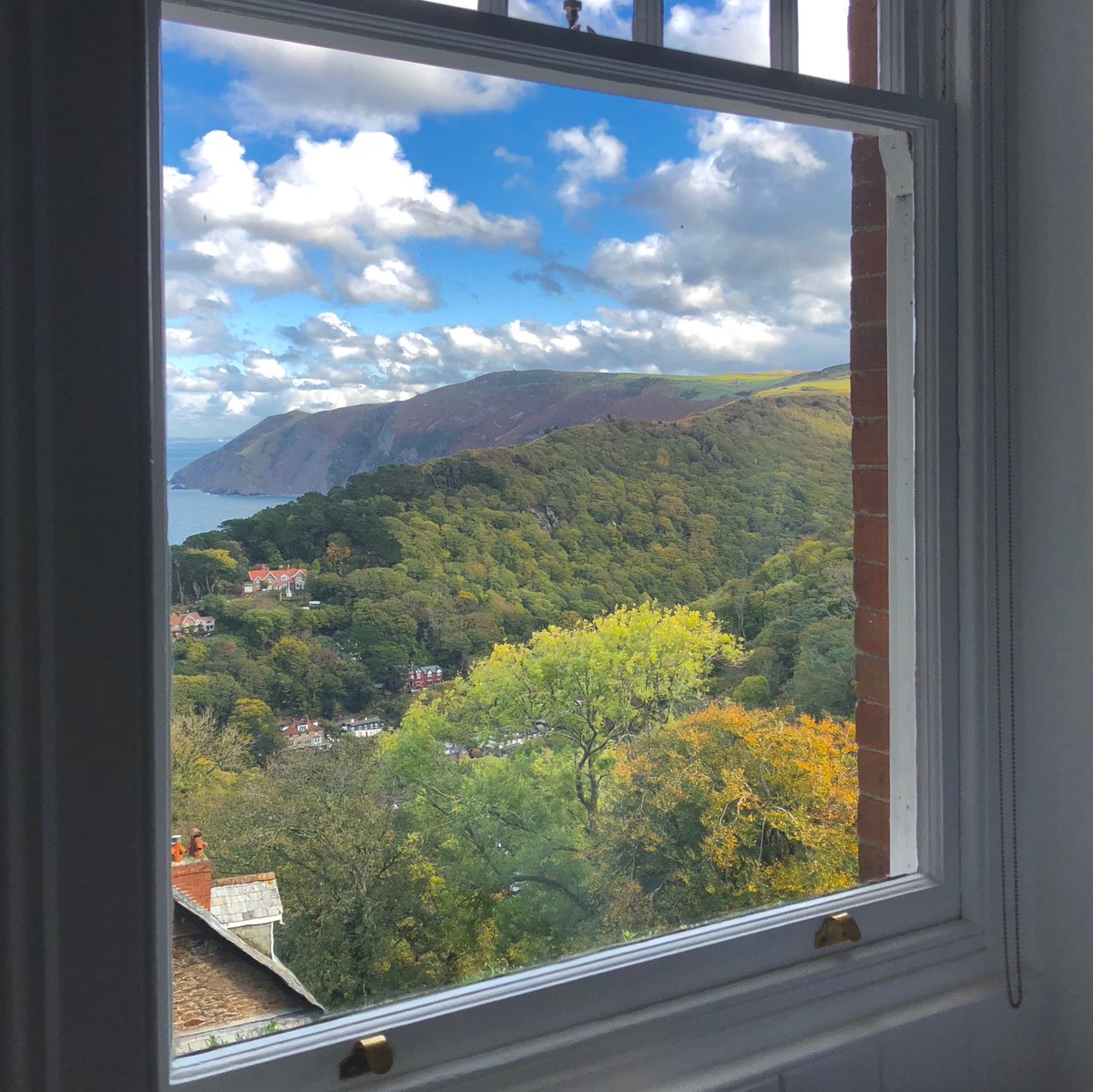 Do you sometimes look out of your window and wish you were somewhere else? Erm, no actually.

#lynton #bedandbreakfast #exmoor #northdevon #lovedevon #lookthroughthewindow #getoutside #beautifulbritain #walking #explore #nature