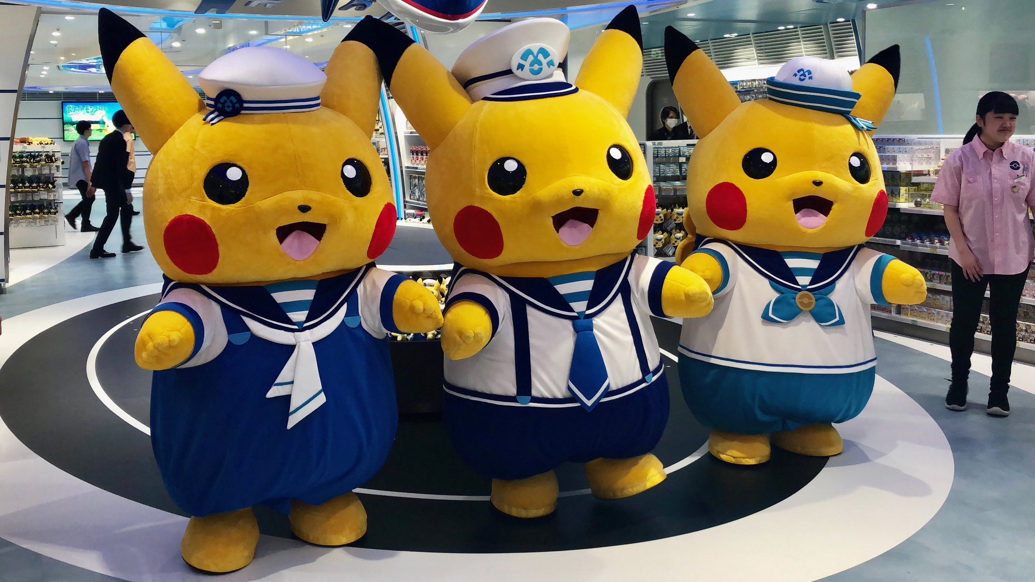 ヨコハマのピカチュウ　ポケモンセンターヨコハマ 280smp-yokohamaspikachu-promo-