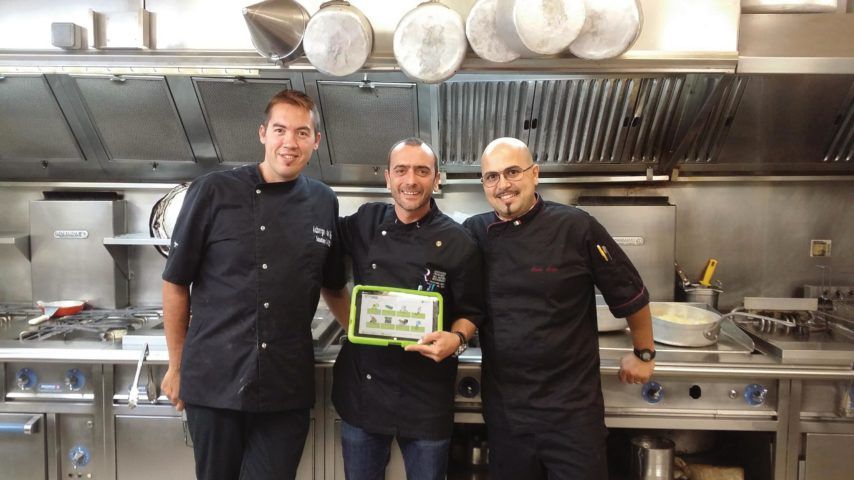 HygieneLabo's tweet image. La startup @CHRNumerique propose la solution numérique ePack Hygiene pour aider les salariés en cuisine face aux procédures liées au respect de la réglementation en matière d’hygiène et de sécurité alimentaire. buff.ly/2AC2HBj