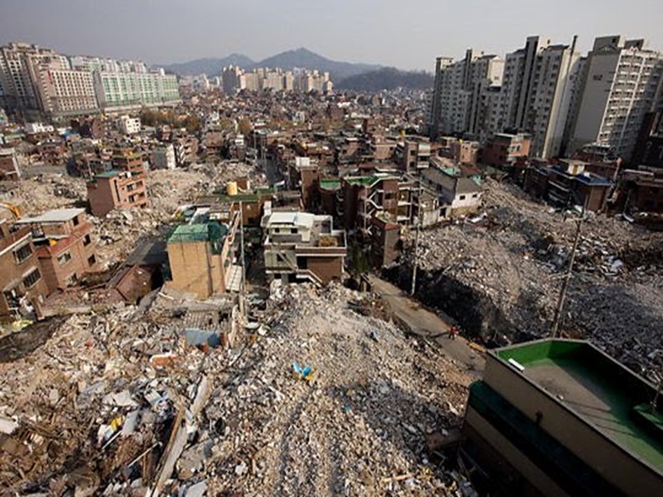 MarcWolfram's tweet photo. How to gear mainstream #UrbanRegeneration towards #UrbanTransformations? Jointly assessing #TransformativeCapacity offers a high potential lever. Focus on empowerment, visioning, intermediation and repositioning science as priorities – new paper for our SI https://t.co/GxVyIiTGhq https://t.co/4VCV8BuYwY