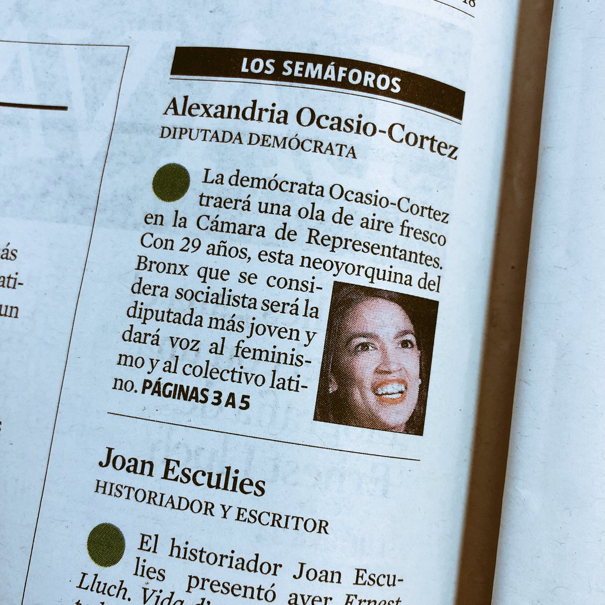 TorrasLuis's tweet photo. Cada vez más, lo noticiable en política es la imagen, edad, étnia y sexo del candidato, casi nunca la solvencia de sus ideas y propuestas. https://t.co/kJKDtVIpGk