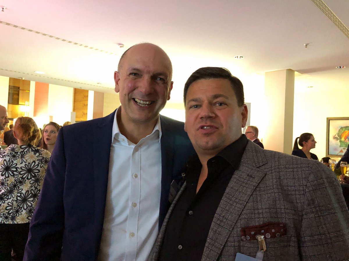 SetlogGmbH's tweet photo. Great opening of this year‘s Modehandels-Kongress organized and moderated by the @TW_online. Our CEO Ralf Düster together with Managing Director of Textilwirtschaft Holger Knapp and Deniz Thiede from Triple Tree Solutions.
.
#HowToSupplyChain #HowToSetlog #SupplyChain #fashion https://t.co/JznZv7IdCm