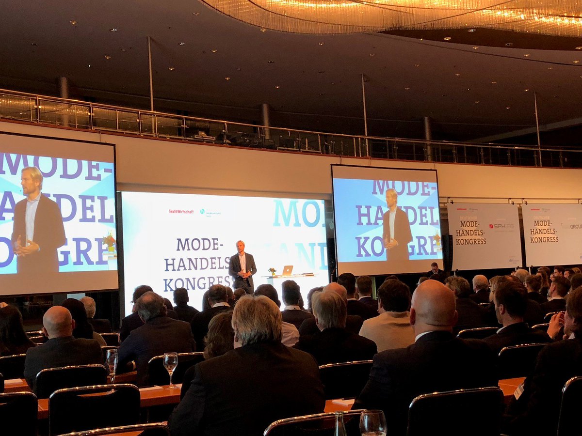 SetlogGmbH's tweet photo. Great opening of this year‘s Modehandels-Kongress organized and moderated by the @TW_online. Our CEO Ralf Düster together with Managing Director of Textilwirtschaft Holger Knapp and Deniz Thiede from Triple Tree Solutions.
.
#HowToSupplyChain #HowToSetlog #SupplyChain #fashion https://t.co/JznZv7IdCm