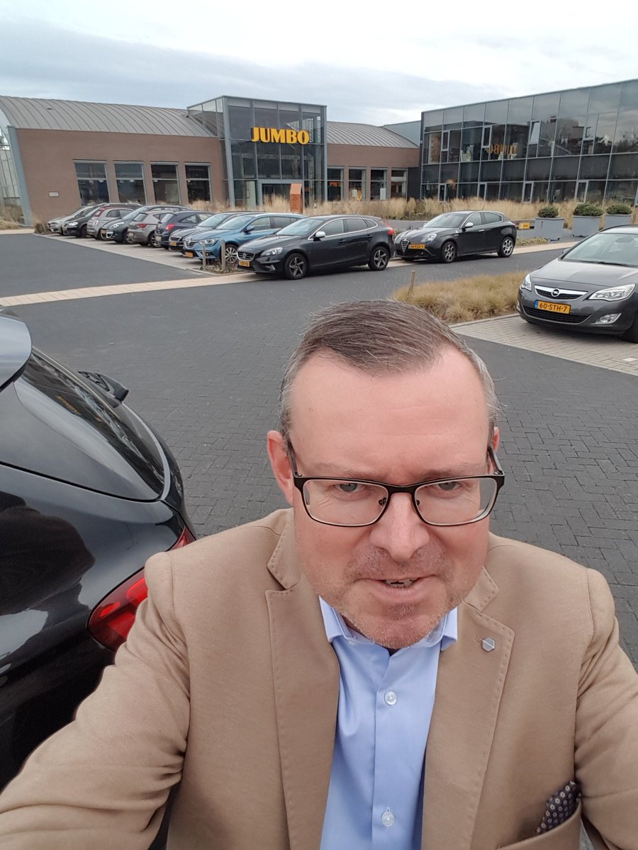 LucArdies's tweet photo. Op bezoek bij Jumbo directie in Veghel. Werken in Nederland met 50% zelfstandige ondernemers https://t.co/rhQNVtcGsQ