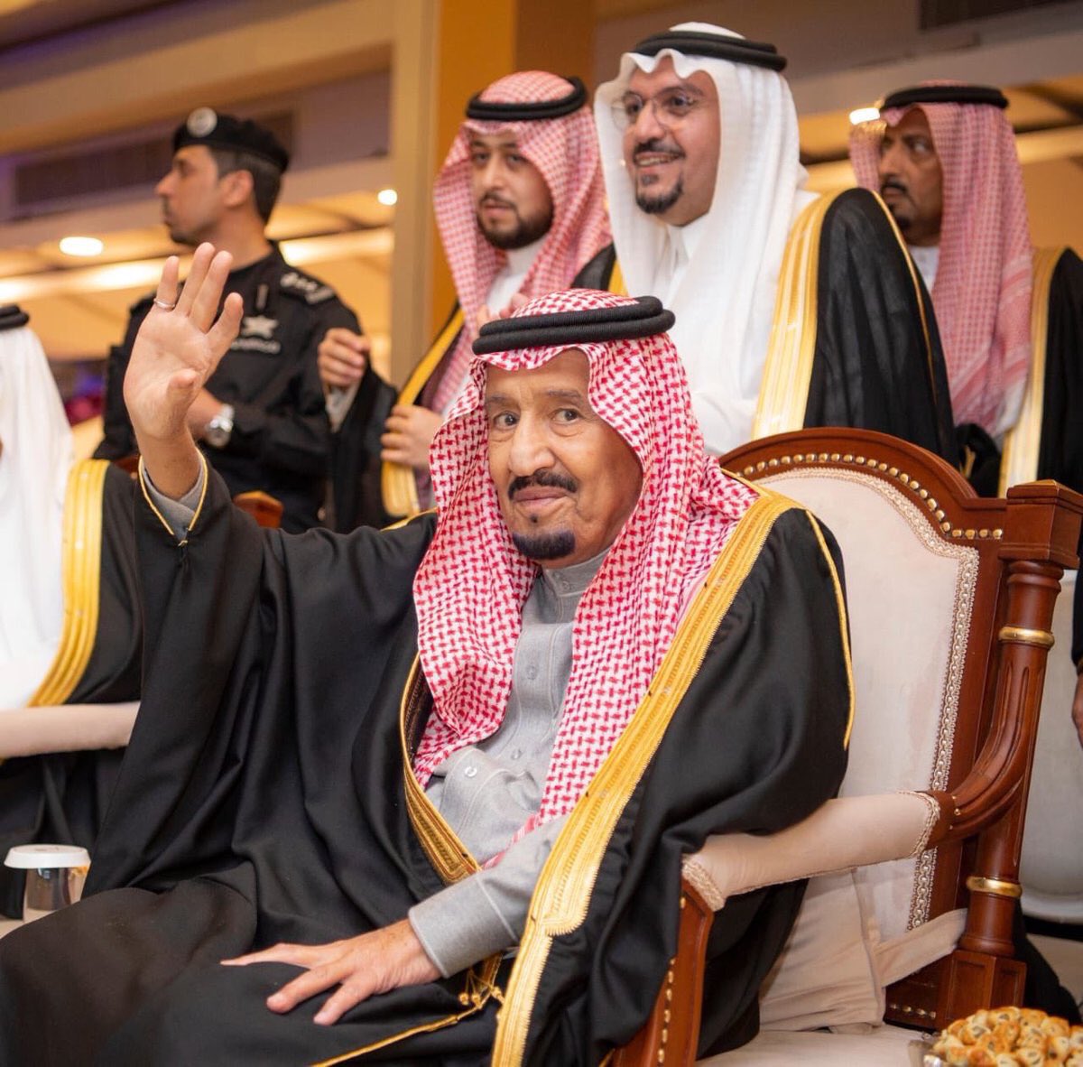 najd_nv's tweet photo. الملك وولي عهده مصدر أمل و إنجاز والوطن في تقدم هائل ولله الحمد #الشعب_��ع_ملكهم_وولي_عهدهم https://t.co/MnLPibeOCw