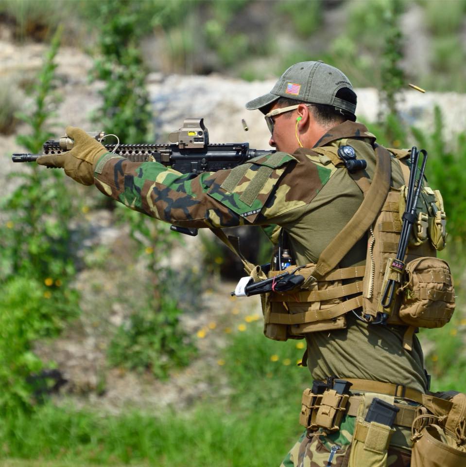 腰のモールベルトのピストルマガジンポーチはTYR TYR Pistol Mag Pouch