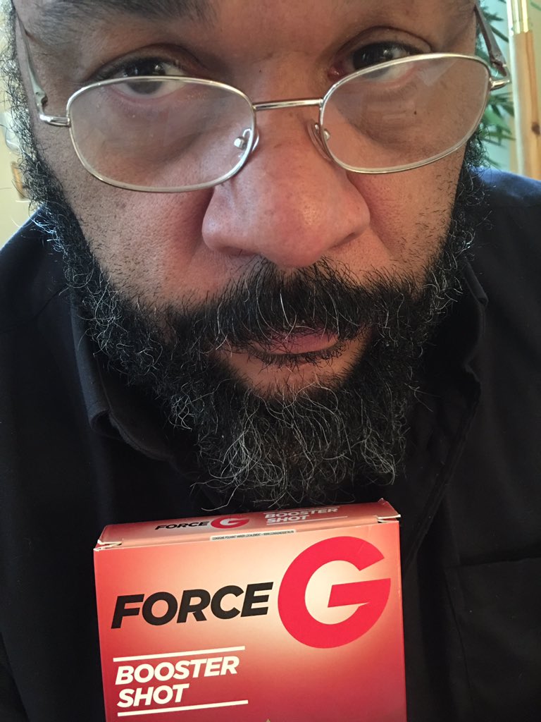 MbalaDieudo's tweet photo. Ne te fous pas d' Ma gueule ! #ForceG #Force4 #FautRigoler https://t.co/M8xUa4778M
