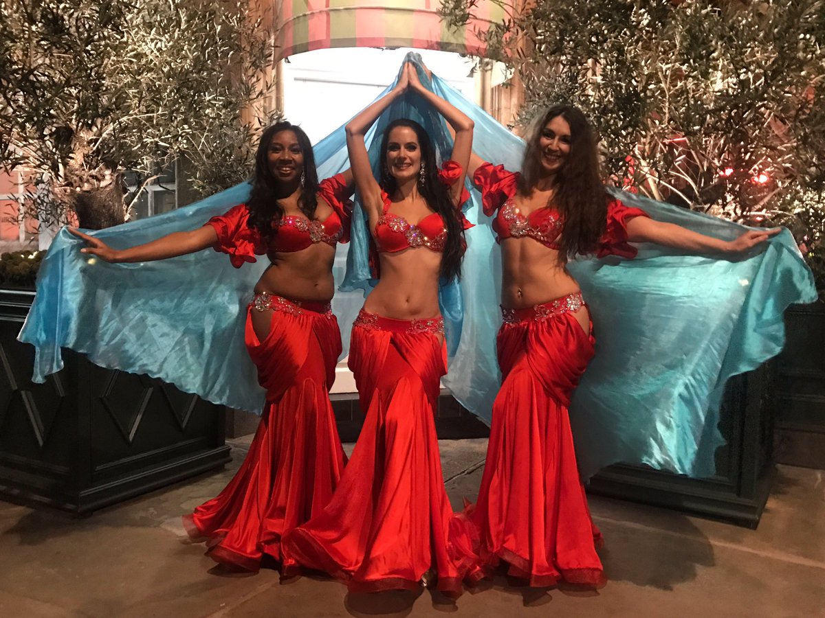 The strength of red and the floaty grace of turquoise ✨💃🏻✨ #colourtherapy
#londonbellydancers 
#ThursdayMotivation