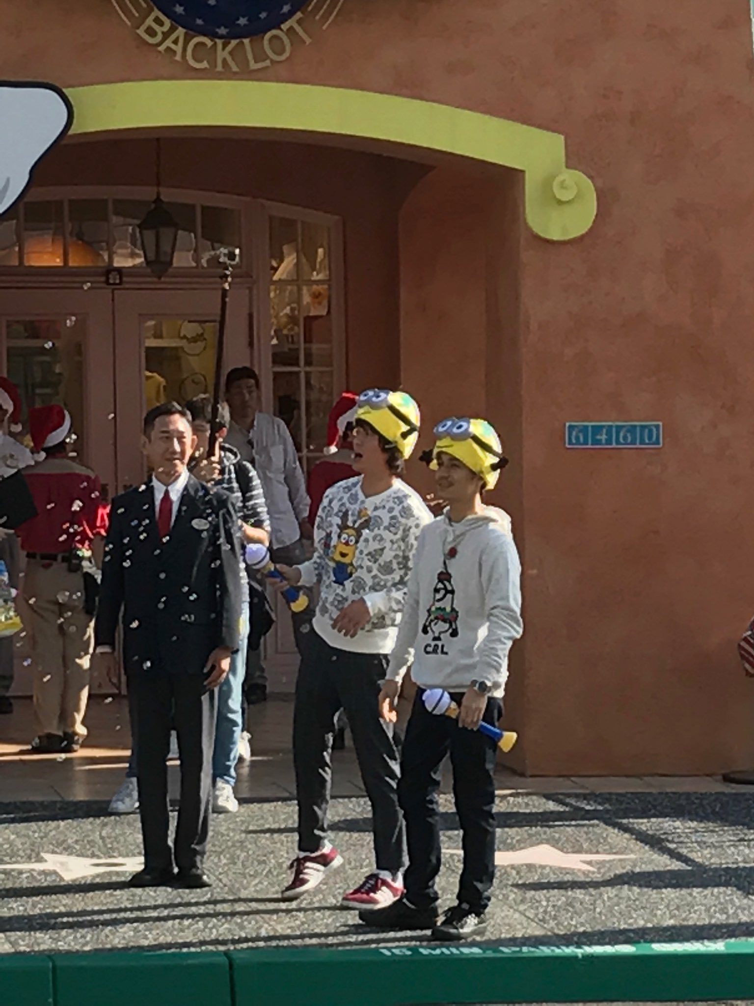 画像 もう1枚 ユニバで撮影していた関ジャニメンバーの画像です かっこいいおふたりさんでした ユニバ 関ジャニ 撮影中 T Co Eoz まとめダネ