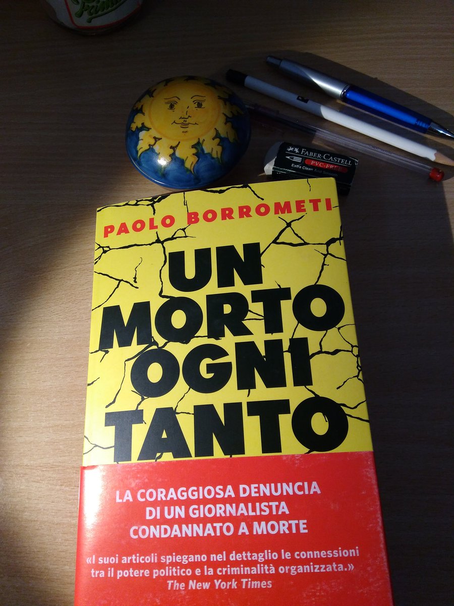 mimfcl's tweet photo. La lotta x la verità,la forza della denuncia(che x @paoloborrometi )significano rischiare la vita e vivere una vita blindata ci riempiono di sano orgoglio e gratitudine.👏👏🌸 https://t.co/NNhJfmiU6z
