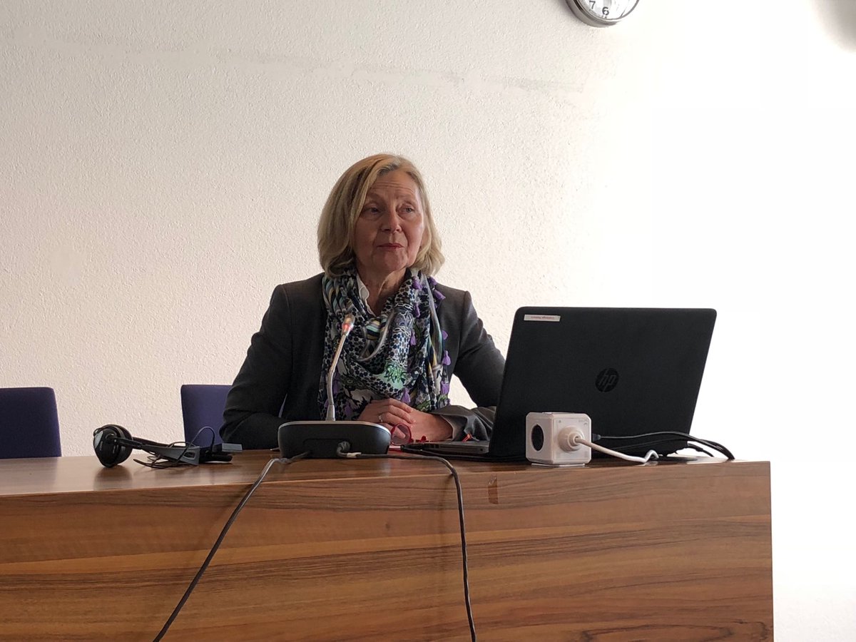 fim_musicians's tweet photo. "Ageing at work: how to deal with it as a musician" with Katalin Sas from ⁦⁦@EU_OSHA⁩ speaking at ⁦@fim_musicians⁩ #health conference in Amsterdam hosted by @FNV https://t.co/xyyIxI6qES