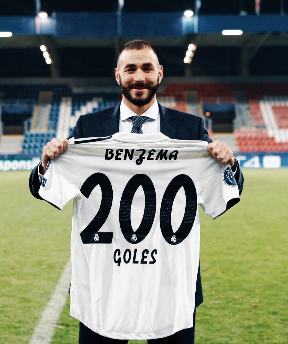 Footballogue's tweet photo. [#LaLiga🇪🇸] Le maillot de Karim Benzema🇫🇷 pour son 200e but avec le Real Madrid. https://t.co/7OY9HGhQV6