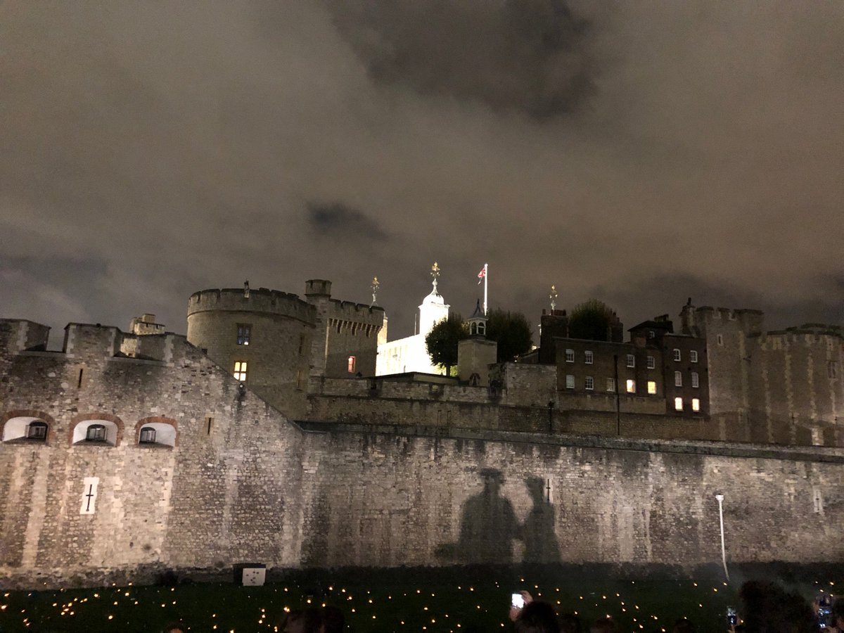 #beyondthedeepeningshadow #thetowerremembers #ww1 #armistice100 #toweroflondon #toweroflondonremembers #remembrance #remembrancesunday #lestweforget #remembranceday2018