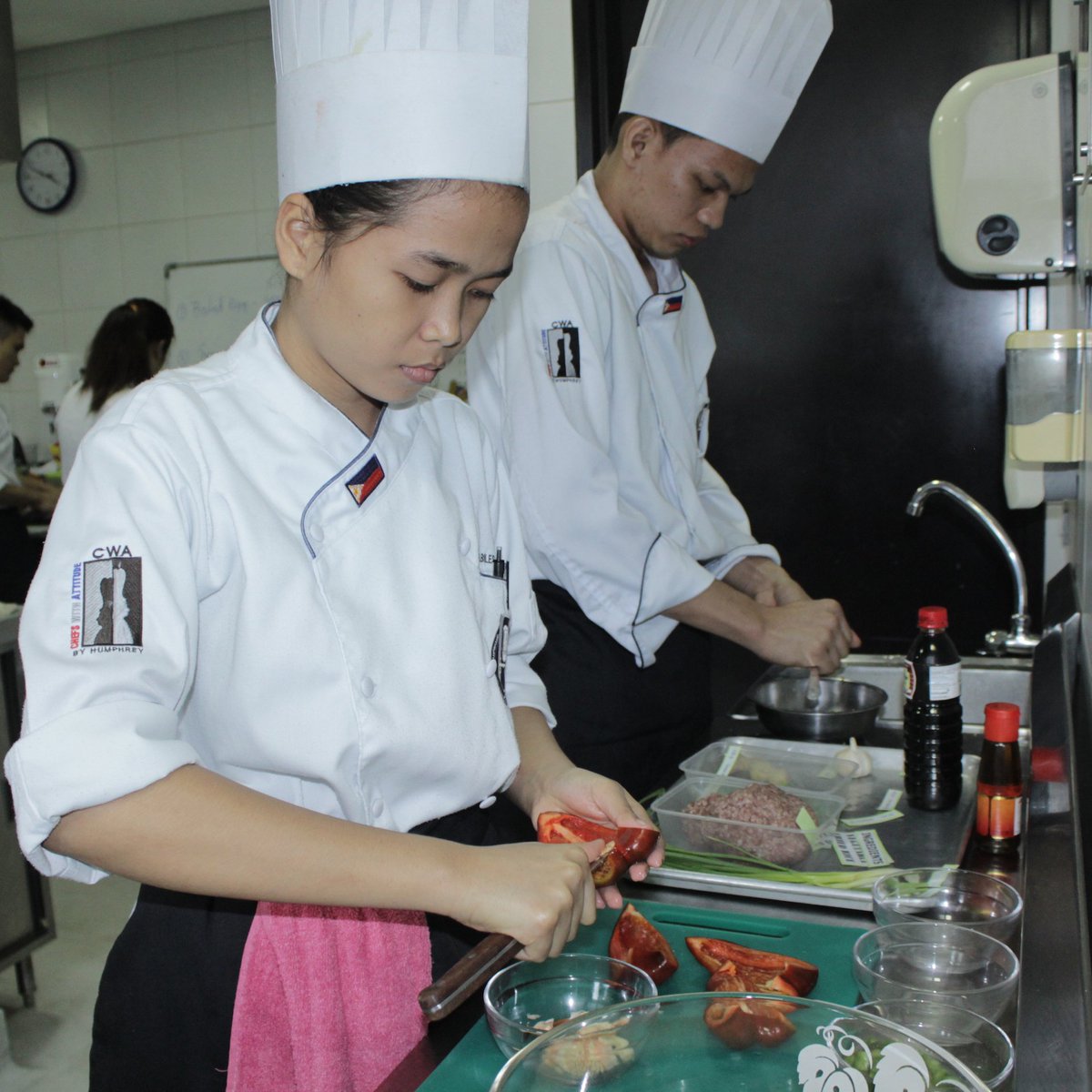 SailorsSociety's tweet photo. What’s for dinner tonight? Give everyone you know food envy by cooking one of our delicious, healthy recipes on our @WellnessatSea app. Head over to the App Store to download and check out our tasty recipes. #WASW18 #healthy #food #wellness #seafarerhealth #crewhealth https://t.co/bkJMLnKn70