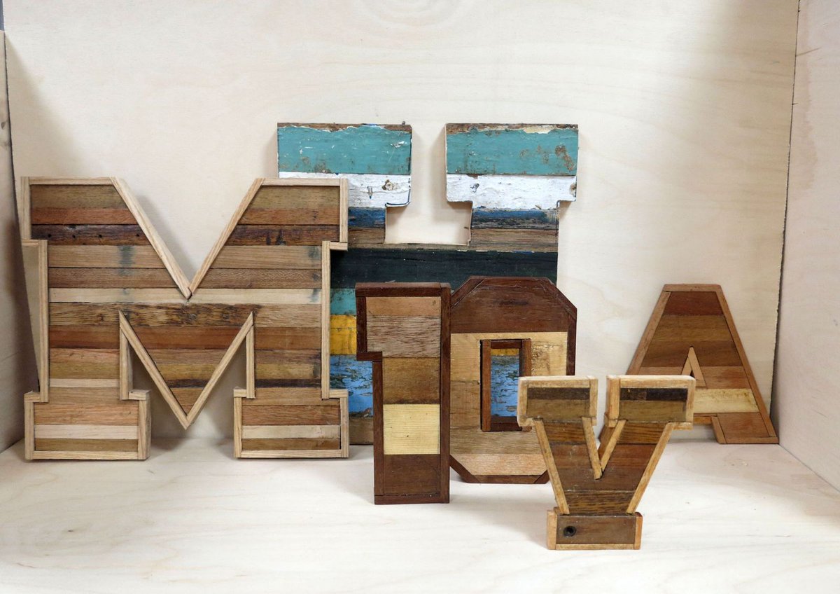 ARTbound_'s tweet image. Christmas ARTfair, Sat 1 Dec, 11am - 4pm at @HebdenTownHall 
Wonderfully affordable gifts by local and regional artists, jewellers, sculptors and more! Featured @KatfishDesigns, Louisa Kemp, Matt Davies &amp;amp; Richard Whitelegg. Full details here: artbound.co.uk/news/2018-04-3…