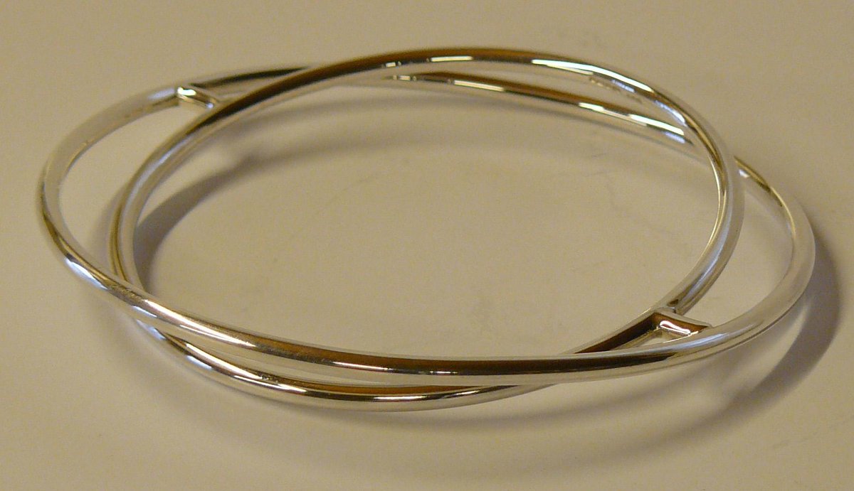 ARTbound_'s tweet image. Christmas ARTfair, Sat 1 Dec, 11am - 4pm at @HebdenTownHall 
Wonderfully affordable gifts by local and regional artists, jewellers, sculptors and more! Featured @KatfishDesigns, Louisa Kemp, Matt Davies &amp;amp; Richard Whitelegg. Full details here: artbound.co.uk/news/2018-04-3…