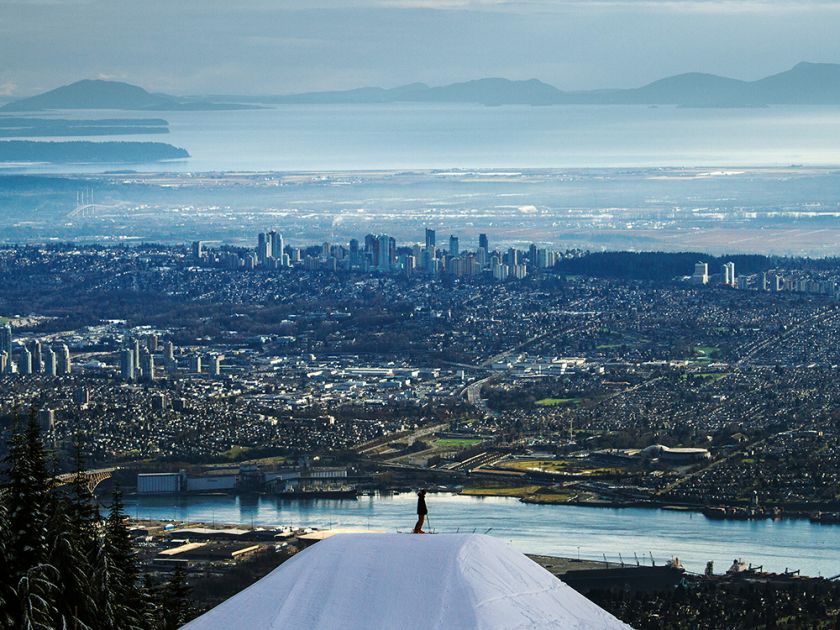 DenaliObserver's tweet image. The North Shore Mountains - skiing in our backyard (The Denali Observer) - denaliobserver.com/the-north-shor…