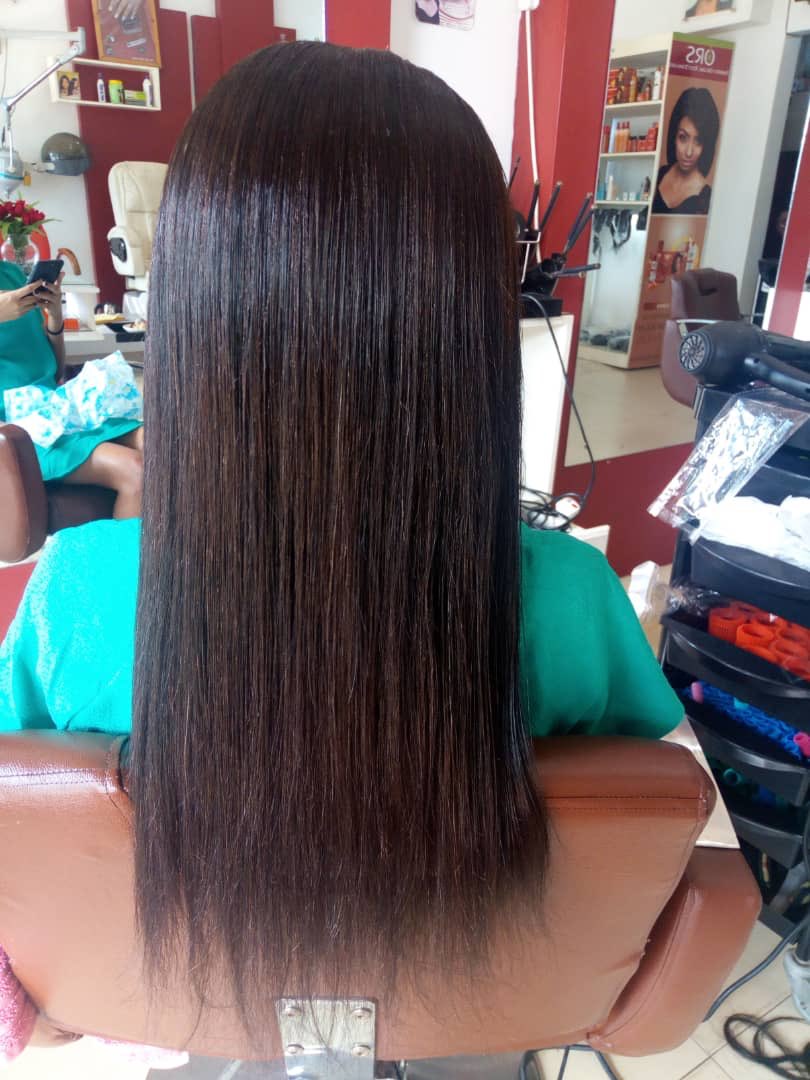 eosyminja's tweet image. Mteja wetu ameshonea weaving Karibu rozebraziliansalon Dar es Salaam na Arusha utapata huduma nzuri bila kujutia kabisa #weaving#straighthair #neatwork