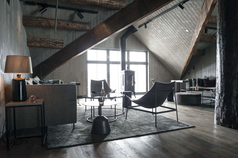 DenaliObserver's tweet image. At This New Arctic Adventure Base, You Can Ski Under the Midnight Sun (The Denali Observer) - denaliobserver.com/at-this-new-ar…