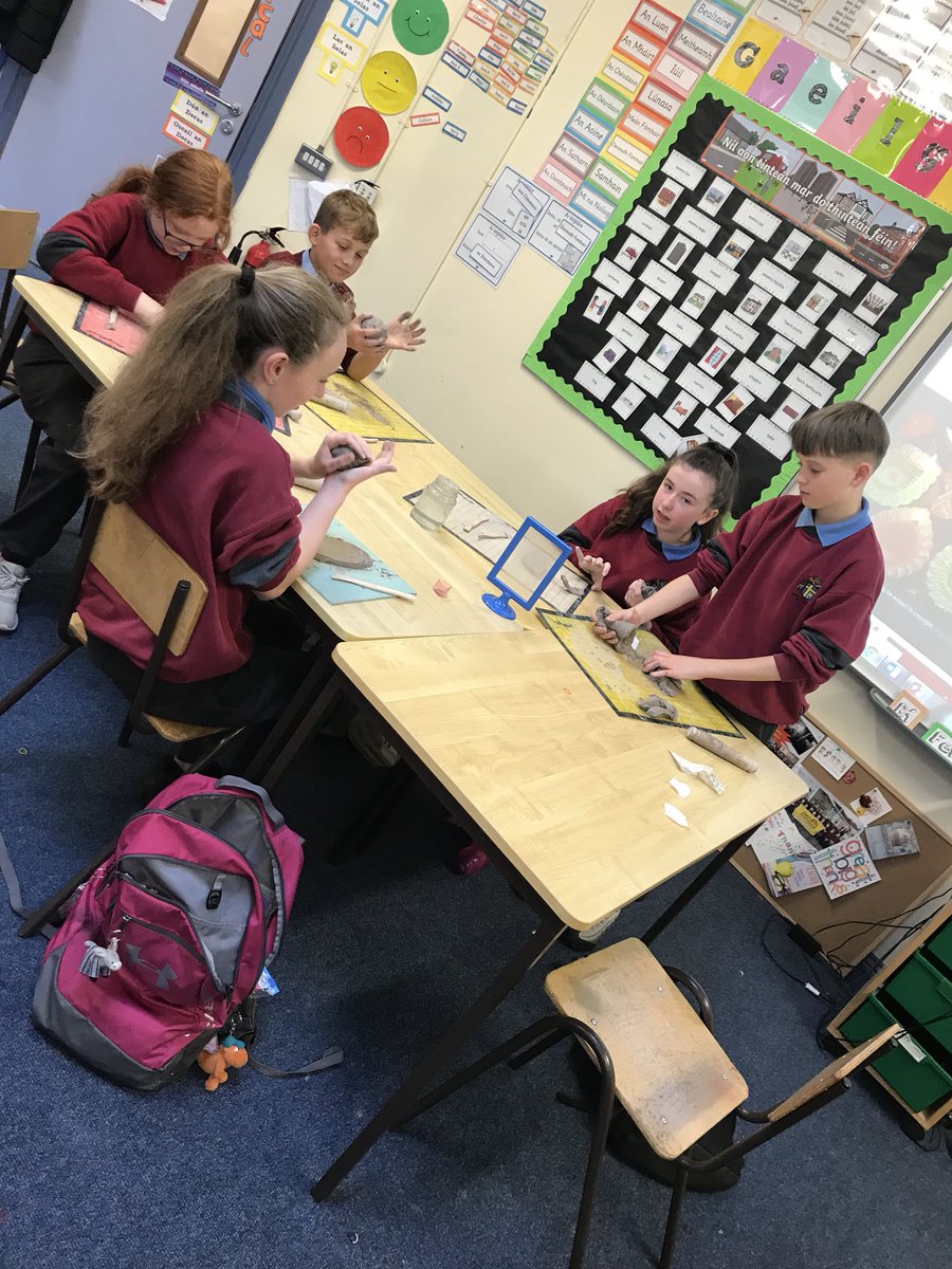 MsWhytesClass's tweet photo. Having fun with clay today #Diwali #claylamps #art #artkids #mswhytesclass #6thclass https://t.co/RaQ3nxGd9z