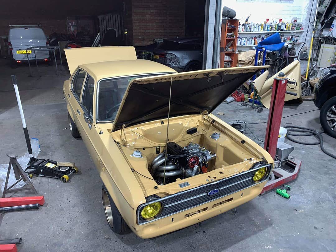 HeritageFord3's tweet photo. Ford Escort Mk2

📷: slammed_cappa_man

#heritageford #pretty #fresh #twincarbs #48s #powerhousepinto #fresh #mk2escort #beast #shouldgowell #dragengine #dragcar https://t.co/0afte0mnCO
