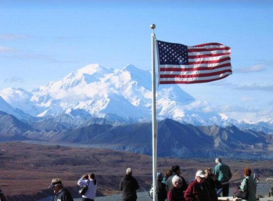 USGS's tweet photo. Plan now.  Sunday, November 11, Veterans Day, is a entrance fee- free day in the national parks.  #FindYourPark #SaveTheDate https://t.co/OVT7Piw1uL