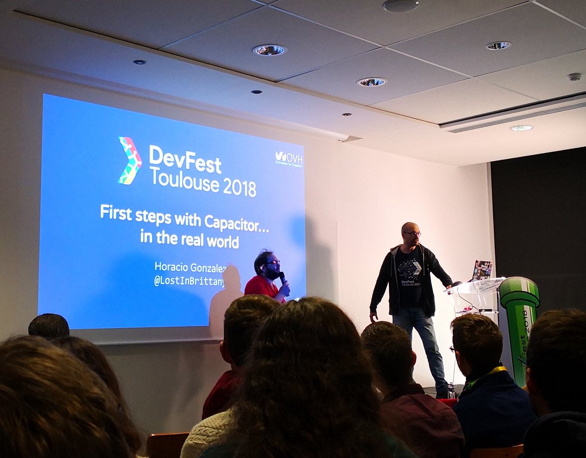 marine_cmk's tweet photo. Capacitor à l'honneur avec Horacio Gonzalez @LostInBrittany #DevFestToulouse #capacitor https://t.co/rk5rmfr5eu