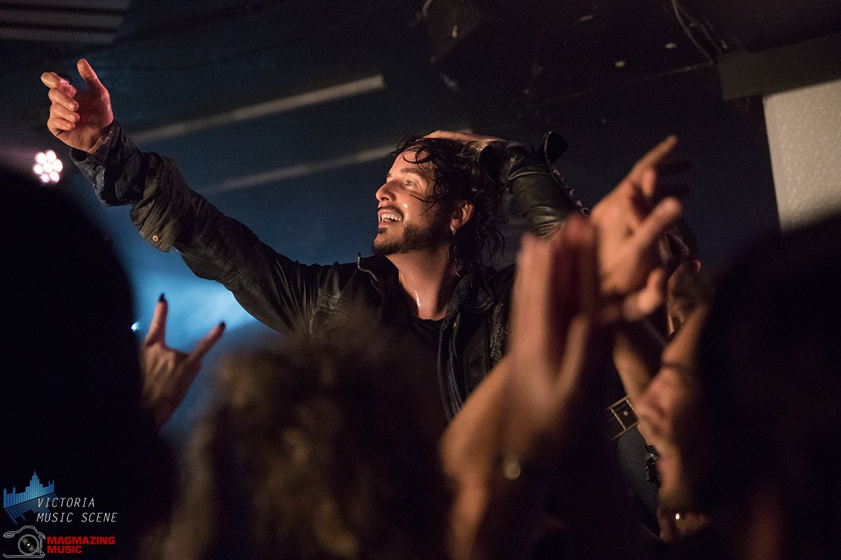 VicMusicScene's tweet photo. Photos: Victoria waited 5 long years for @reignwolf to come back to #yyj. He did not disappoint at @DistriktVic. 

Concert presented by @TimbreConcerts https://t.co/RG2suNWaCf