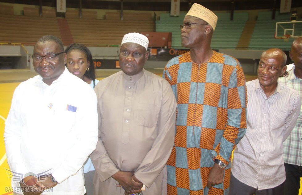 Basket_Senegal's tweet photo. COUPE DU MONDE BASKETBALL 3x3 : ISEG SPORTS et UNIDAF ont reçu la visite de la Fédération Sénégalaise de Basketball ce mercredi à Marius Ndiaye... @fisu #Kebetu #BasketSenegal #IsegSports #Unidaf 🇸🇳🏀🇸🇳️ https://t.co/Xtc9IiNO29
