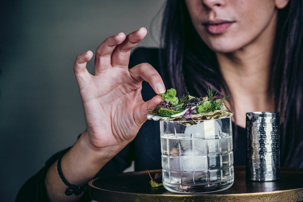 Geniet, én drink met smaken! Koppert Cress in Food Inspiration Magazine -> foodinspirationmagazine.com/nl_NL/9843/142… #koppertcress #foodinspiration