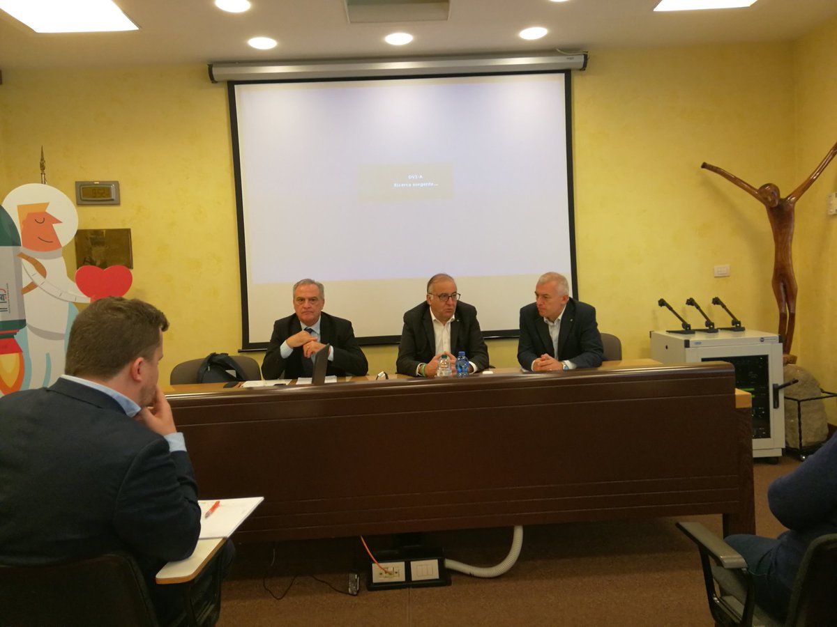 InasCisl's tweet photo. Inas e @CislNazionale a confronto su tutela di lavoratori e cittadini all'estero, in un incontro con Giuseppe Iuliano, resp. Dip. Internaz. Cisl, su prospettiva sindacale internaz @GigiPetteni: rafforziamo sinergia con Cisl in ottica di ampliamento dell'attività Inas all'estero. https://t.co/21vQdjf5YH