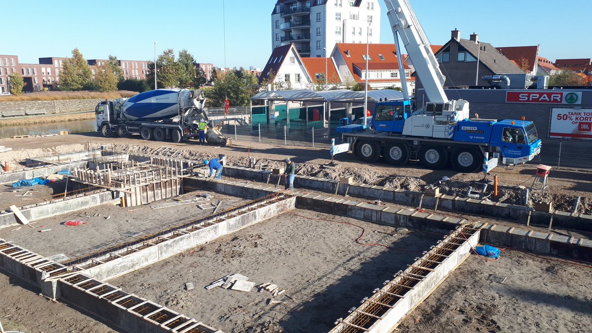 BrabanderP's tweet photo. De fundering wordt gestort #20appOosteinde #ArcadeWonen #MulderBetonbouw @Weboma https://t.co/UFsah7DNdA