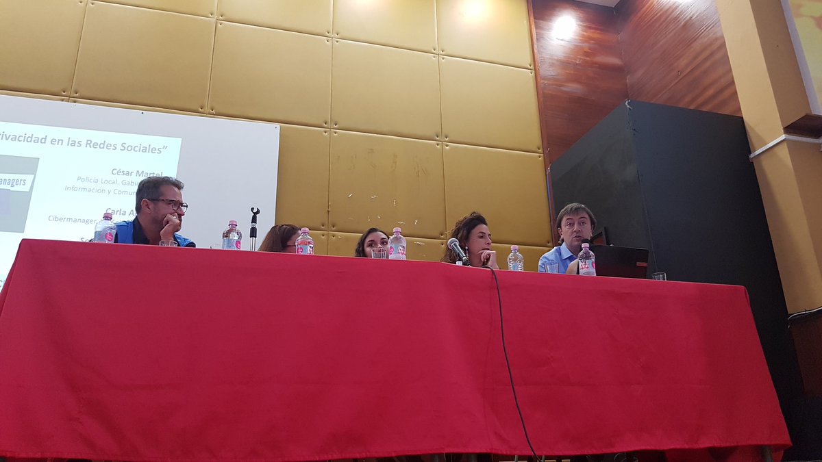 Hay que tener cuidado al momento de compartir datos personales en redes sociales by Jorge Flores de <a href="/PantallasAmigas/">PantallasAmigas</a>
#LPAJuventud 
#Cibermanagers