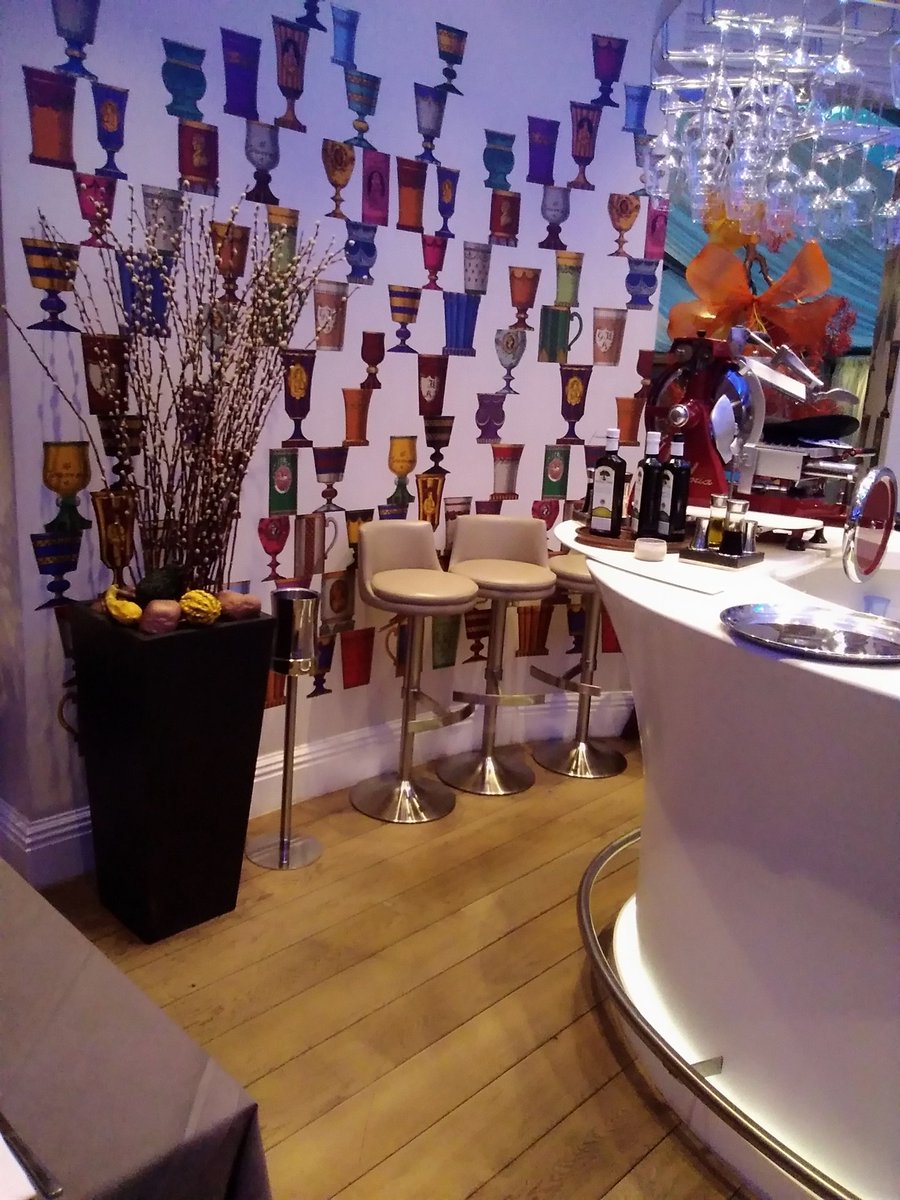 KMLEventsUK's tweet photo. Lazy weekend #bestsundaybrunch #Kensington spend your #marriottrewards @HotelXeniaLND #michelinstar #awardwinning #bestcomtempary #restaurant #bottomless #brunch free-flowing #prosecco #boutiquehotel #londonlife #Italian #infleunce https://t.co/e1TPOjL4kG