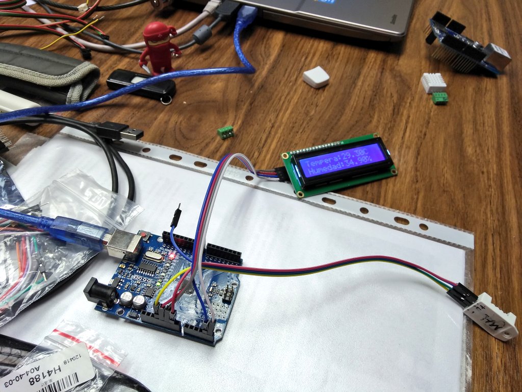 aulaenergia's tweet photo. 🔸Seguimos poniendo en marcha #arduinos con los #estudiantes voluntarios
😋 Estos dispositivos los usaremos para hacer pruebas de resistencia de los distintos cables del proyecto y en el testeo de #sensores
#somosUPM #campussostenible #familiaMinera #maker #aprendrer #Madrid https://t.co/f3yII1FsXr