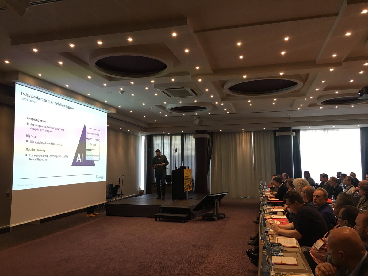 jobrouter's tweet photo. Gast #keynote des ⁦@FraunhoferIAIS⁩ auf der #JobRouter #Digitalkonferenz stellt die Frage: Welche Technologie löst mein Problem? #KI &amp; #MachineLearning als mögliche Antwort in der #prozessdigitalisierung #jrdk18 #datascience #clustering #cx https://t.co/WE8tUC98CV