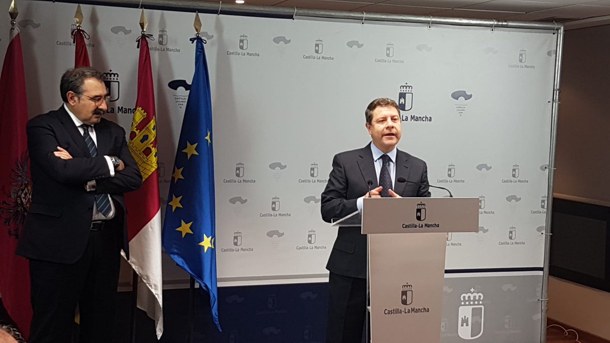 Page anunciaba hace unos instantes la inversión de más 1.100.000€ en un Gran Centro de Salud para los vecinos del Señorío de Illescas. El convenio se firmará la semana que viene, haciéndose oficial la noticia.
Ha sido en su visita a las obras del centro de Salud de Santa Bárbara