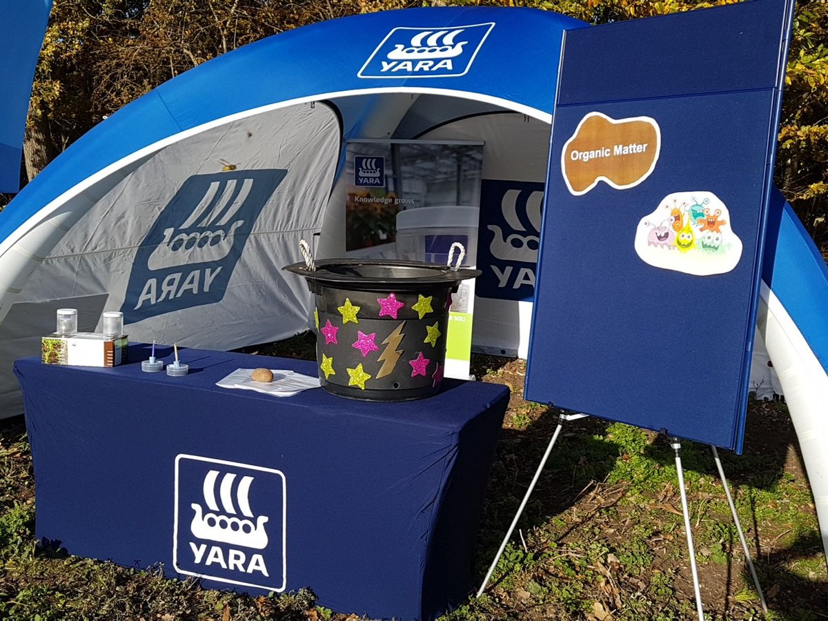 mrlancrop's tweet photo. Come and discover the magic of soil by using @Yara_UK analysis tools. Just what could be in the big mysterious hat? #soilsinpractice18 https://t.co/JzXVWfMPnn