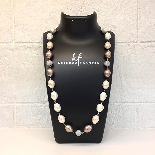krishaafashion's tweet photo. Handcrafted Necklace; a combination of Multi-Colour Shell Pearls & American Diamond Balls
#fashion #accessories #jewellery #jewelry #necklace #pearl #shellpearl #multicolour #americandiamond #diamond #balls #style #wearyourstyle #handcrafted #fashionjew… https://t.co/e3u7l7jQof https://t.co/yoy1aaEWiB